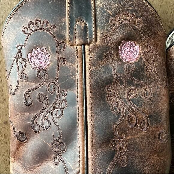 Women Smokey mountain boots style 3771 pattern Rosette, Brown Distress Sz 6 NWOT - Picture 8 of 16